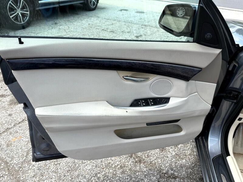 2010 BMW 5 Series Image 10