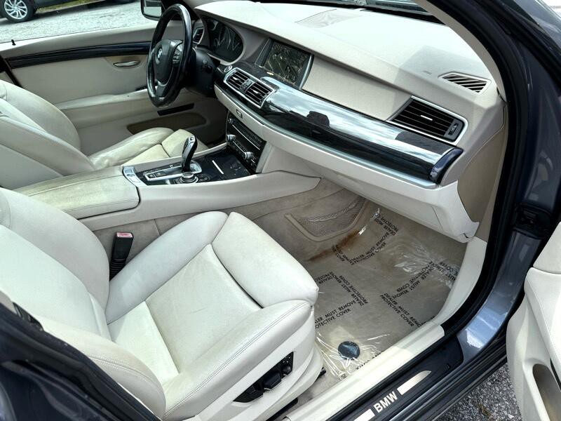 2010 BMW 5 Series Image 17