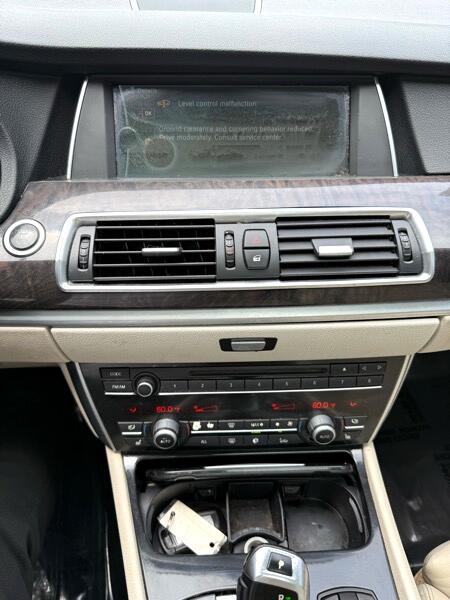2010 BMW 5 Series Image 23