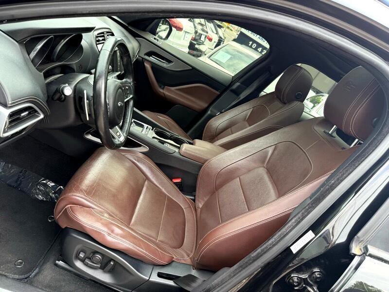 2017 Jaguar F-PACE Image 11