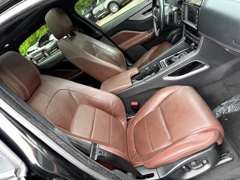 2017 Jaguar F-PACE Image 18