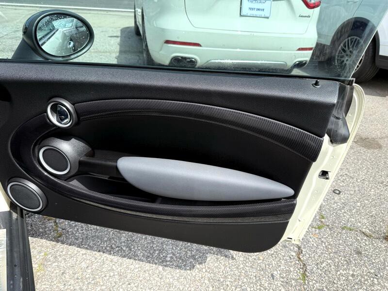 2011 MINI Cooper Image 12