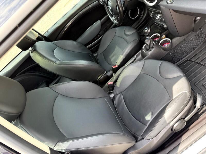 2011 MINI Cooper Image 14