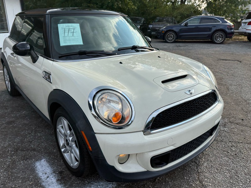 2011 MINI Cooper Image 3