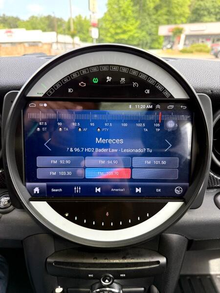 2011 MINI Cooper Image 18