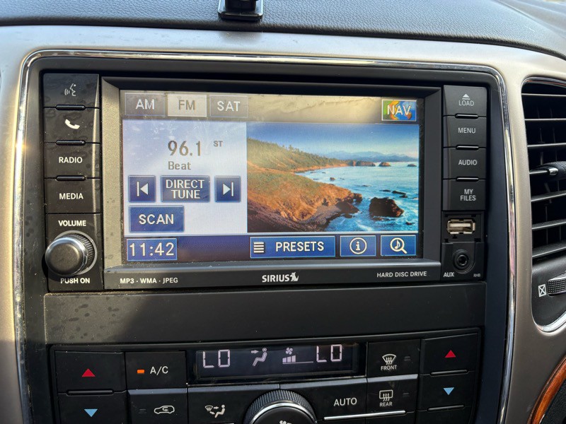 2011 Jeep Grand Cherokee Image 14