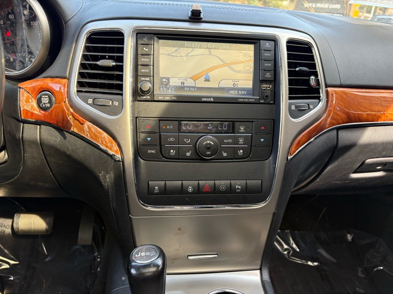 2011 Jeep Grand Cherokee Image 15