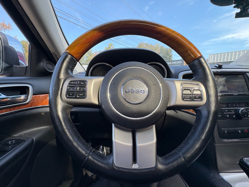 2011 Jeep Grand Cherokee Image 22