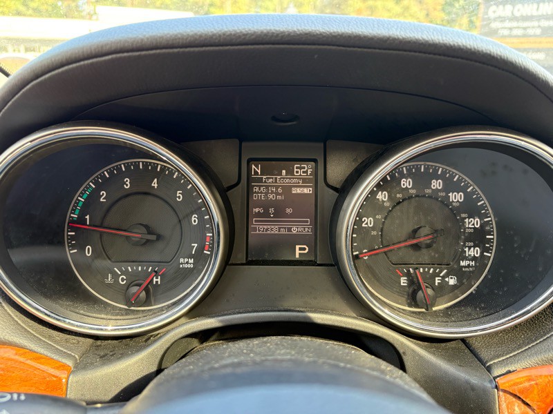 2011 Jeep Grand Cherokee Image 23