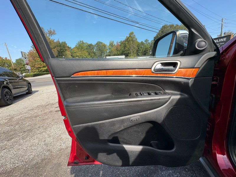 2011 Jeep Grand Cherokee Image 25