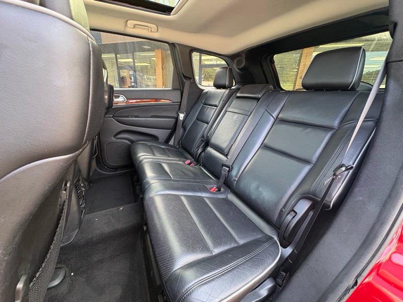 2011 Jeep Grand Cherokee Image 28