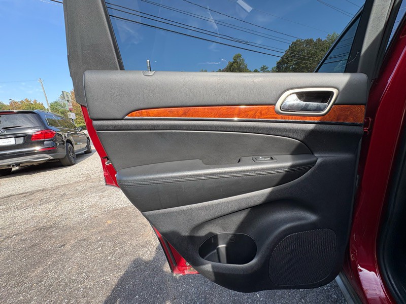 2011 Jeep Grand Cherokee Image 30