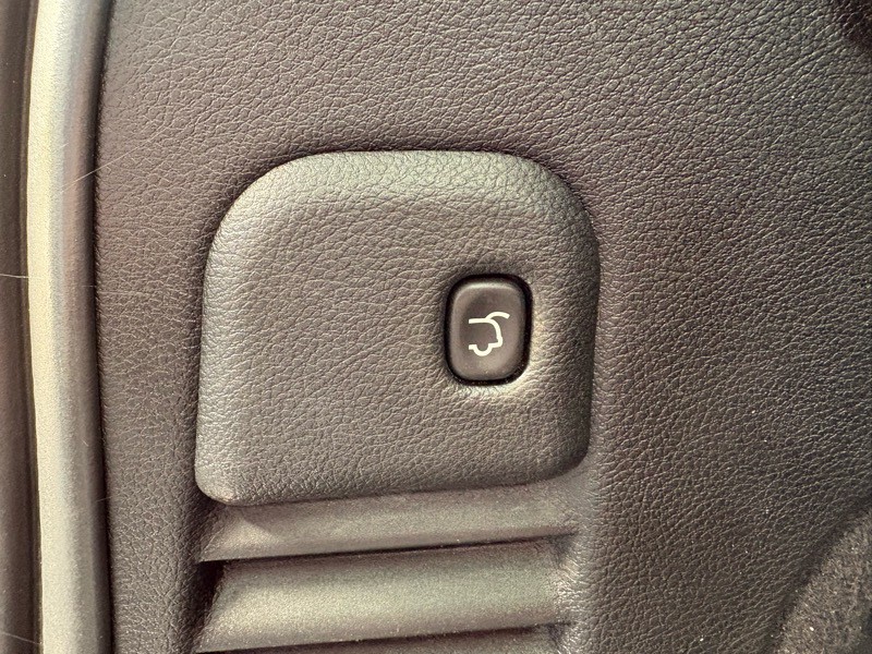 2011 Jeep Grand Cherokee Image 31