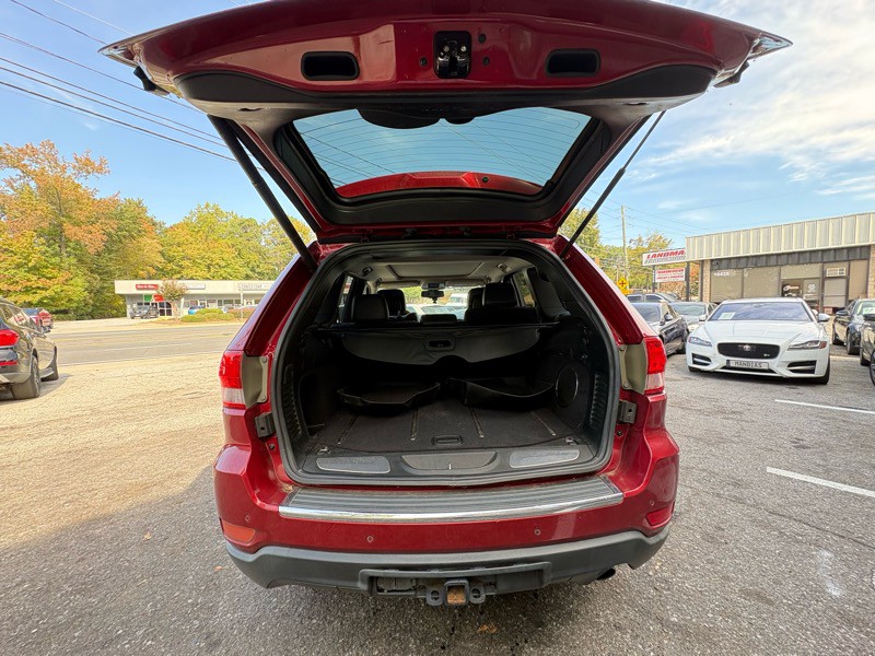 2011 Jeep Grand Cherokee Image 32
