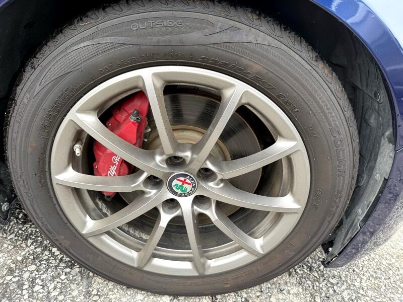2017 Alfa Romeo Giulia Image 21