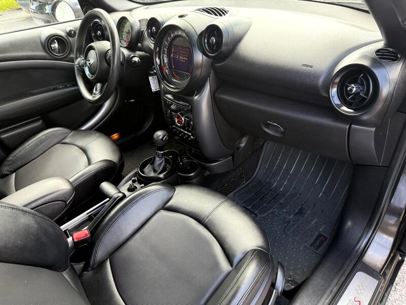 2015 MINI Countryman Image 17