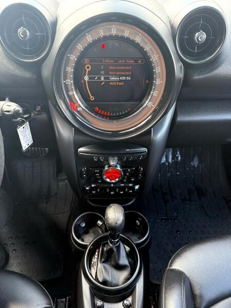 2015 MINI Countryman Image 25