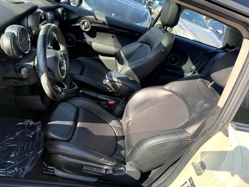 2015 MINI Cooper Image 12