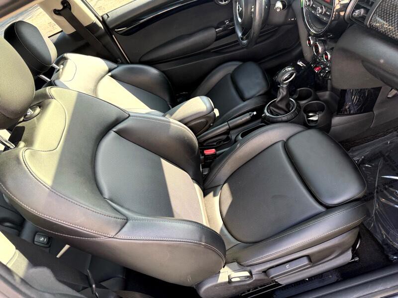 2015 MINI Cooper Image 15