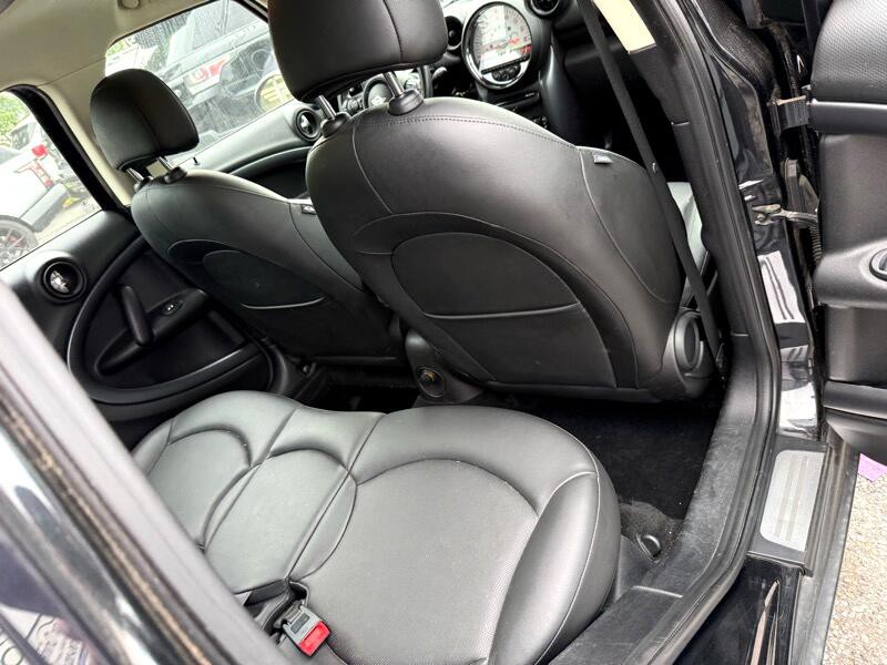 2013 MINI Countryman Image 18
