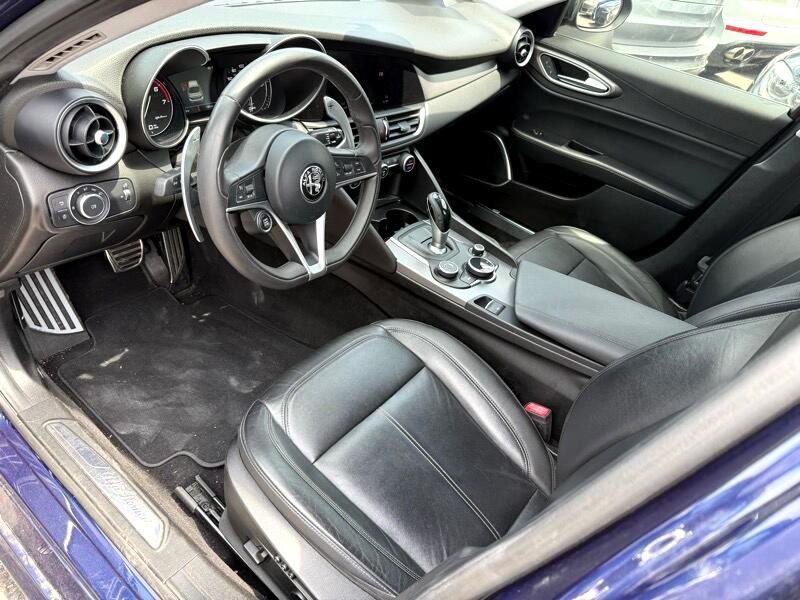 2017 Alfa Romeo Giulia Image 10