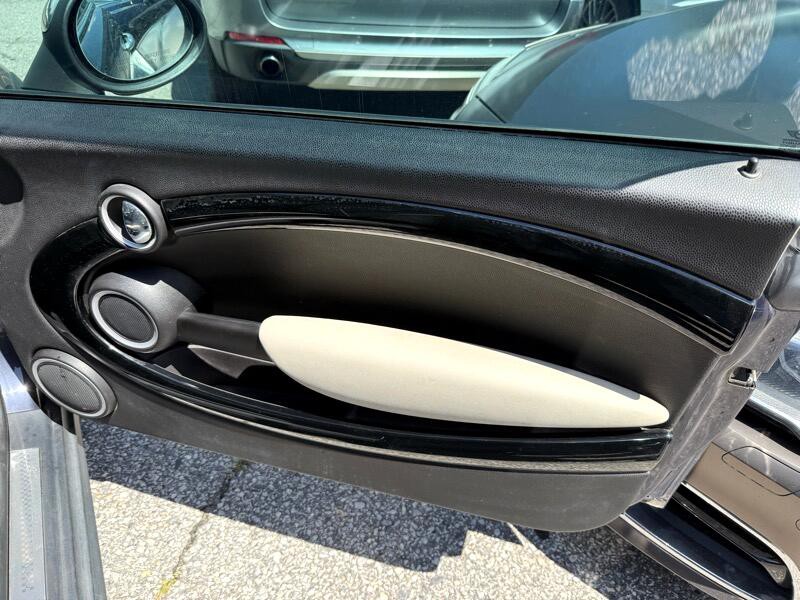 2014 MINI Cooper Image 12