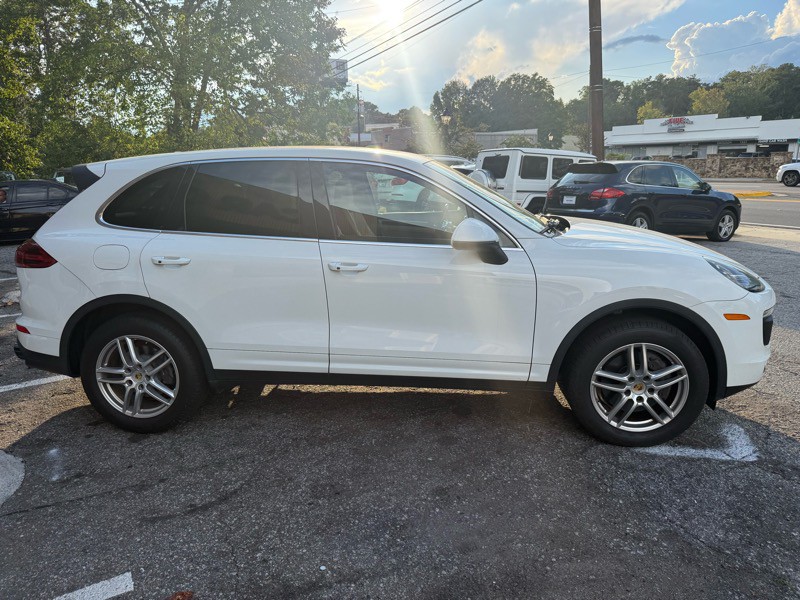 2016 Porsche Cayenne Image 4