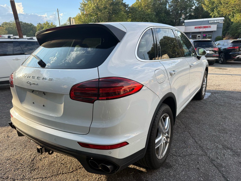 2016 Porsche Cayenne Image 6