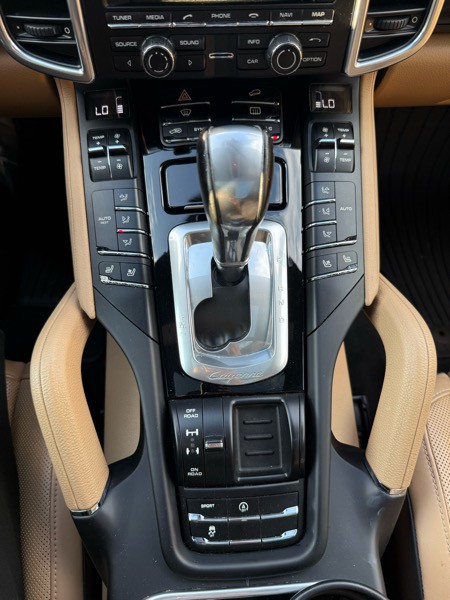 2016 Porsche Cayenne Image 13