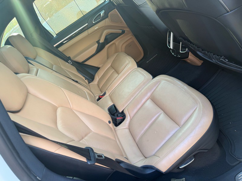 2016 Porsche Cayenne Image 27