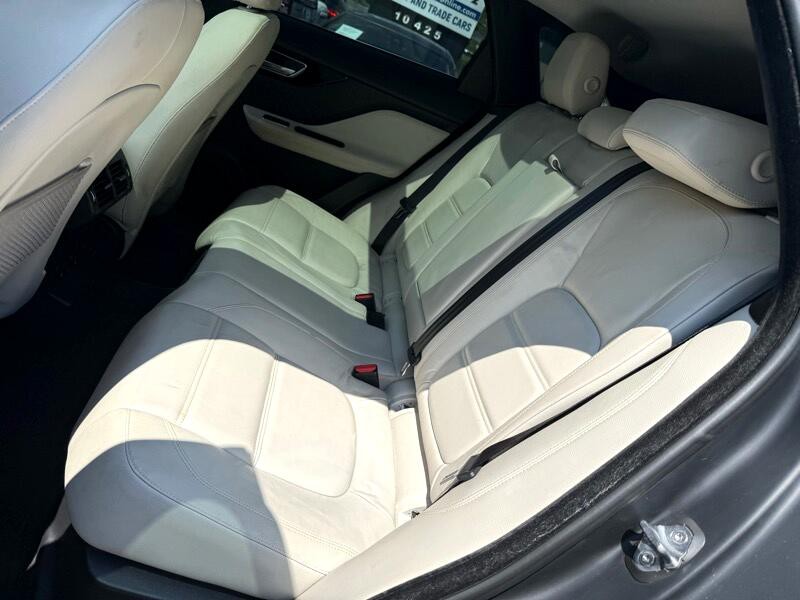 2017 Jaguar F-PACE Image 15
