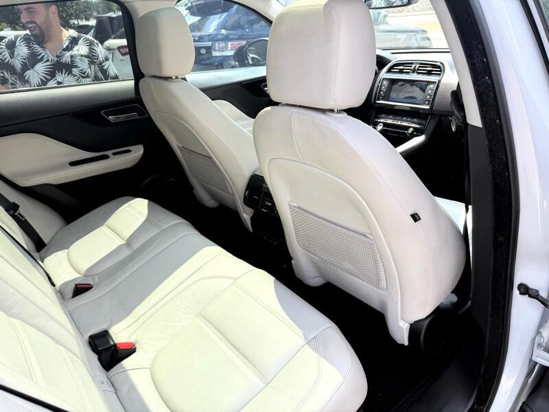 2017 Jaguar F-PACE Image 25