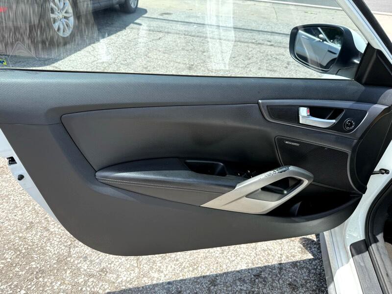 2013 Hyundai Veloster Image 9