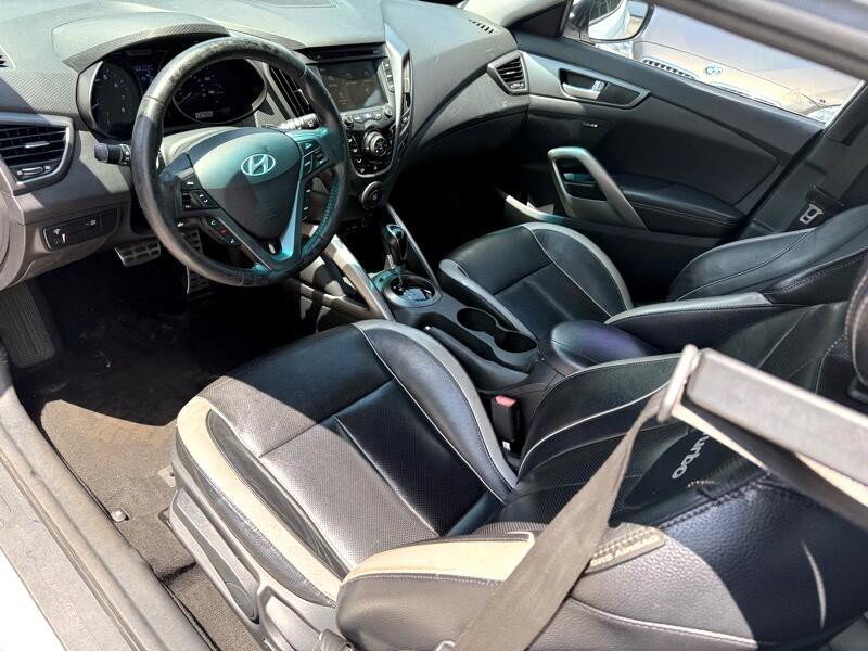 2013 Hyundai Veloster Image 10