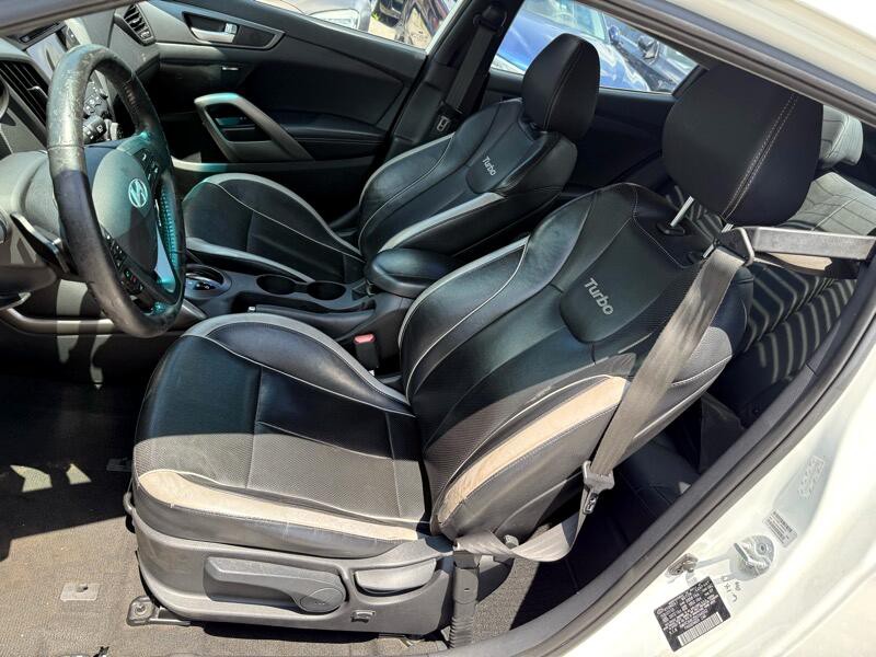 2013 Hyundai Veloster Image 11