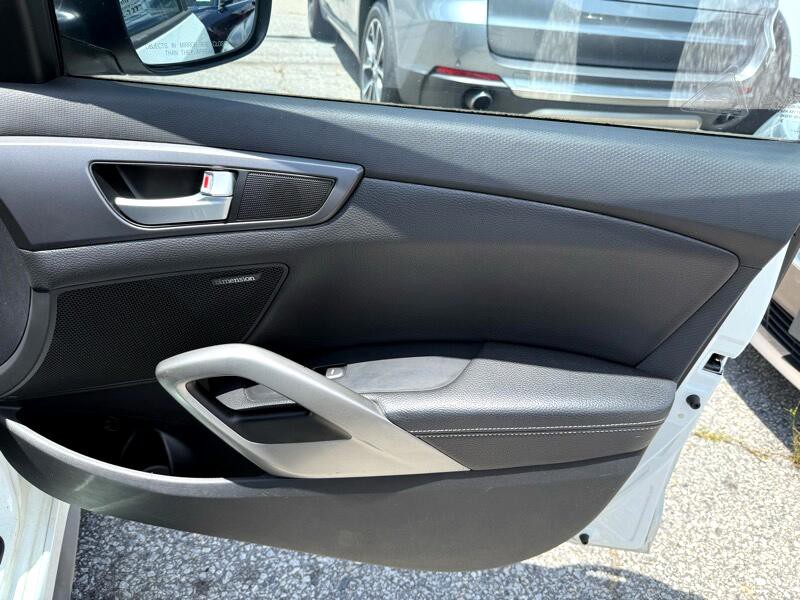 2013 Hyundai Veloster Image 12