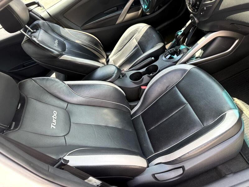 2013 Hyundai Veloster Image 14