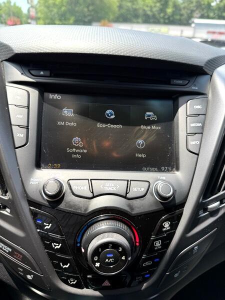 2013 Hyundai Veloster Image 19