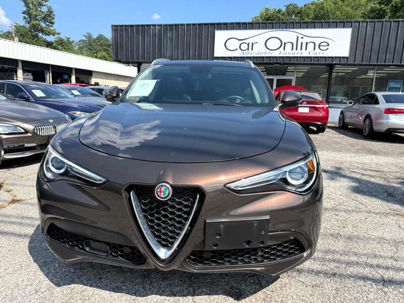 2019 Alfa Romeo Stelvio Image 2