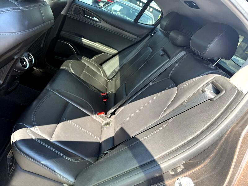 2019 Alfa Romeo Stelvio Image 14