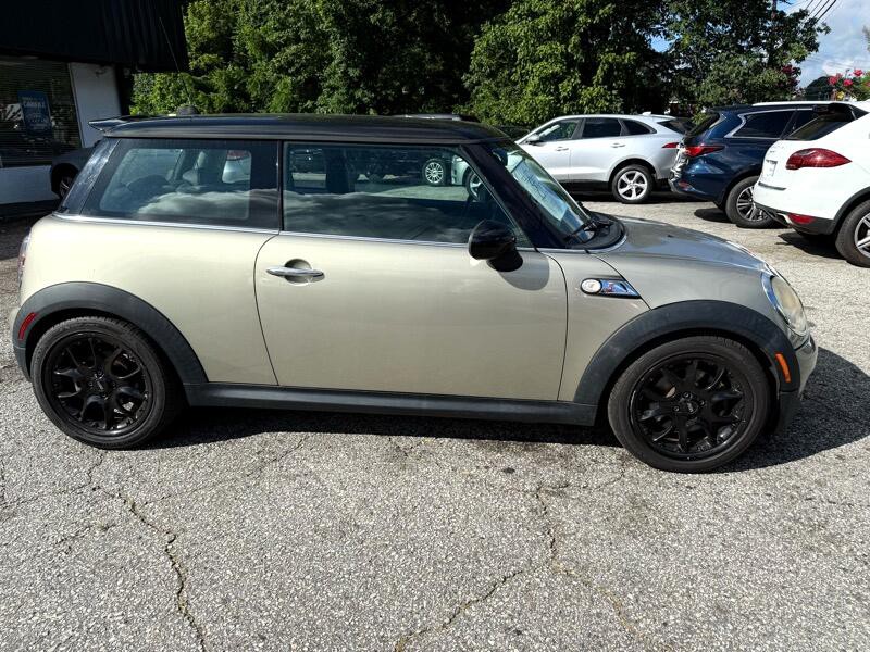 2010 MINI Cooper Image 4