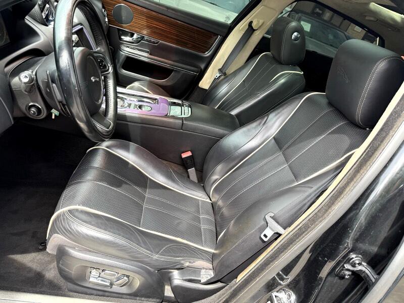 2011 Jaguar XJ Image 11