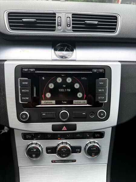 2015 Volkswagen CC Image 24