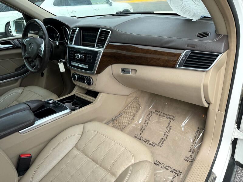 2014 Mercedes-Benz GL-Class Image 19