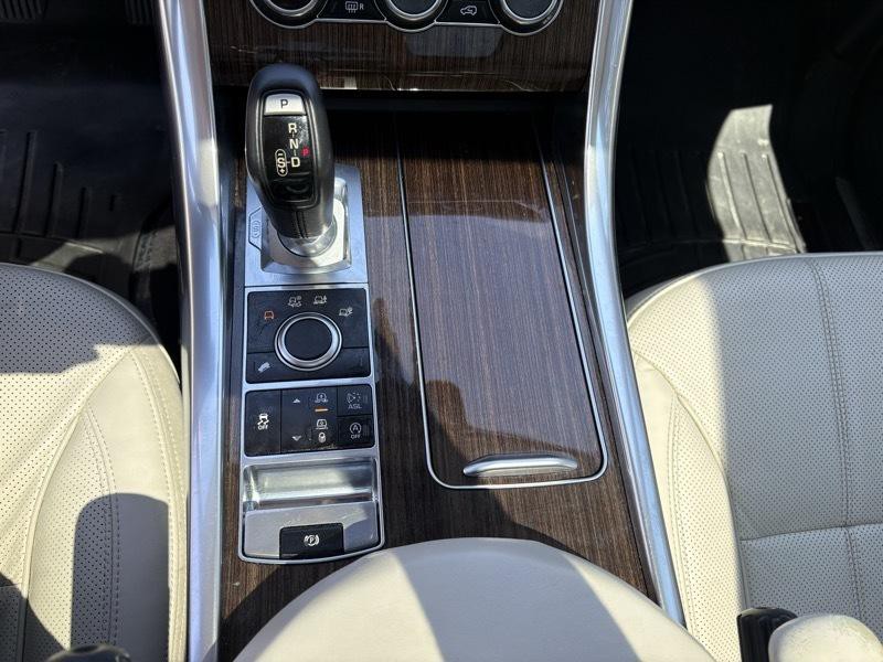 2015 Land Rover Range Rover Sport Image 16
