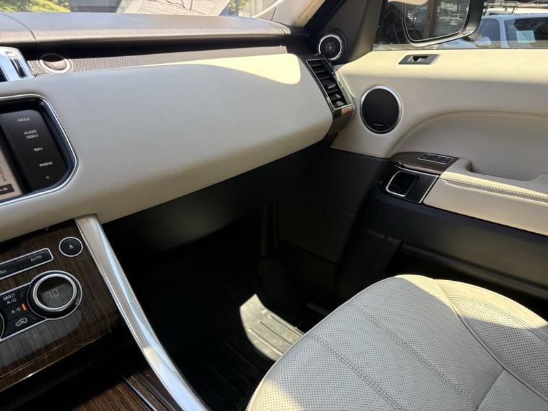 2015 Land Rover Range Rover Sport Image 33