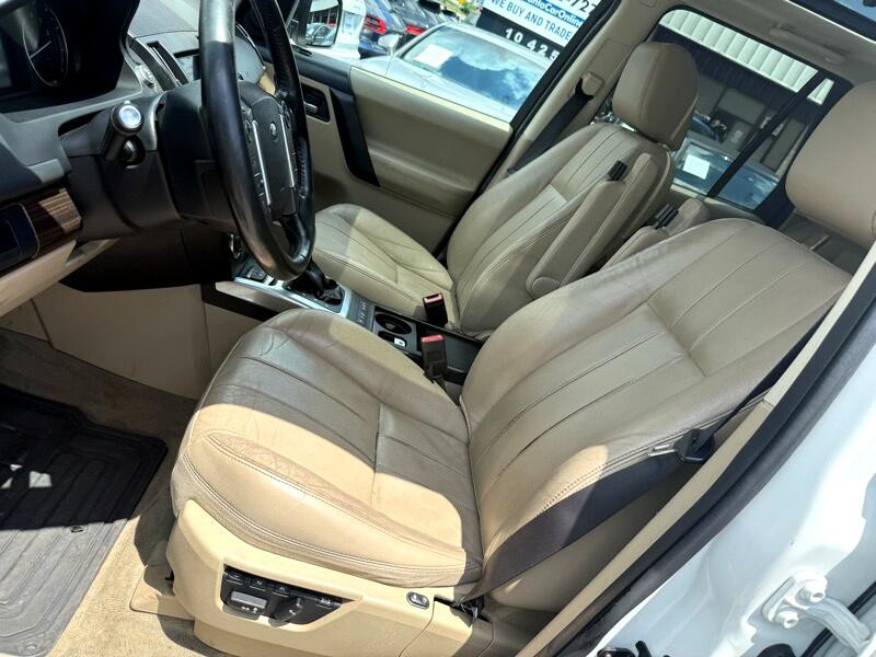 2015 Land Rover LR2 Image 12