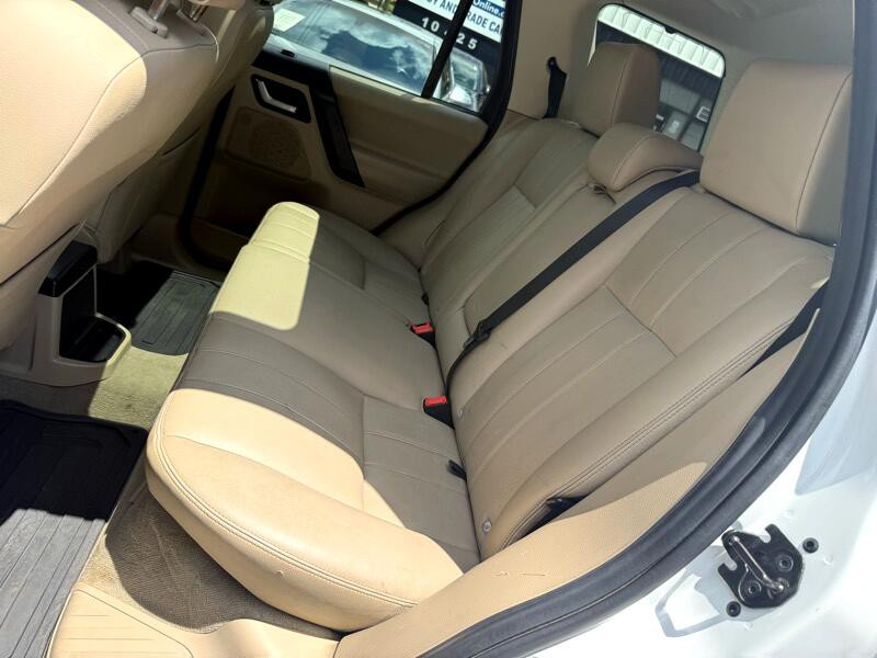 2015 Land Rover LR2 Image 15