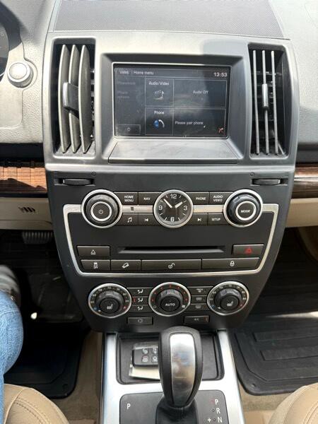 2015 Land Rover LR2 Image 26