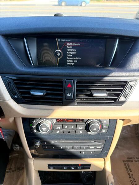 2015 BMW X1 Image 26